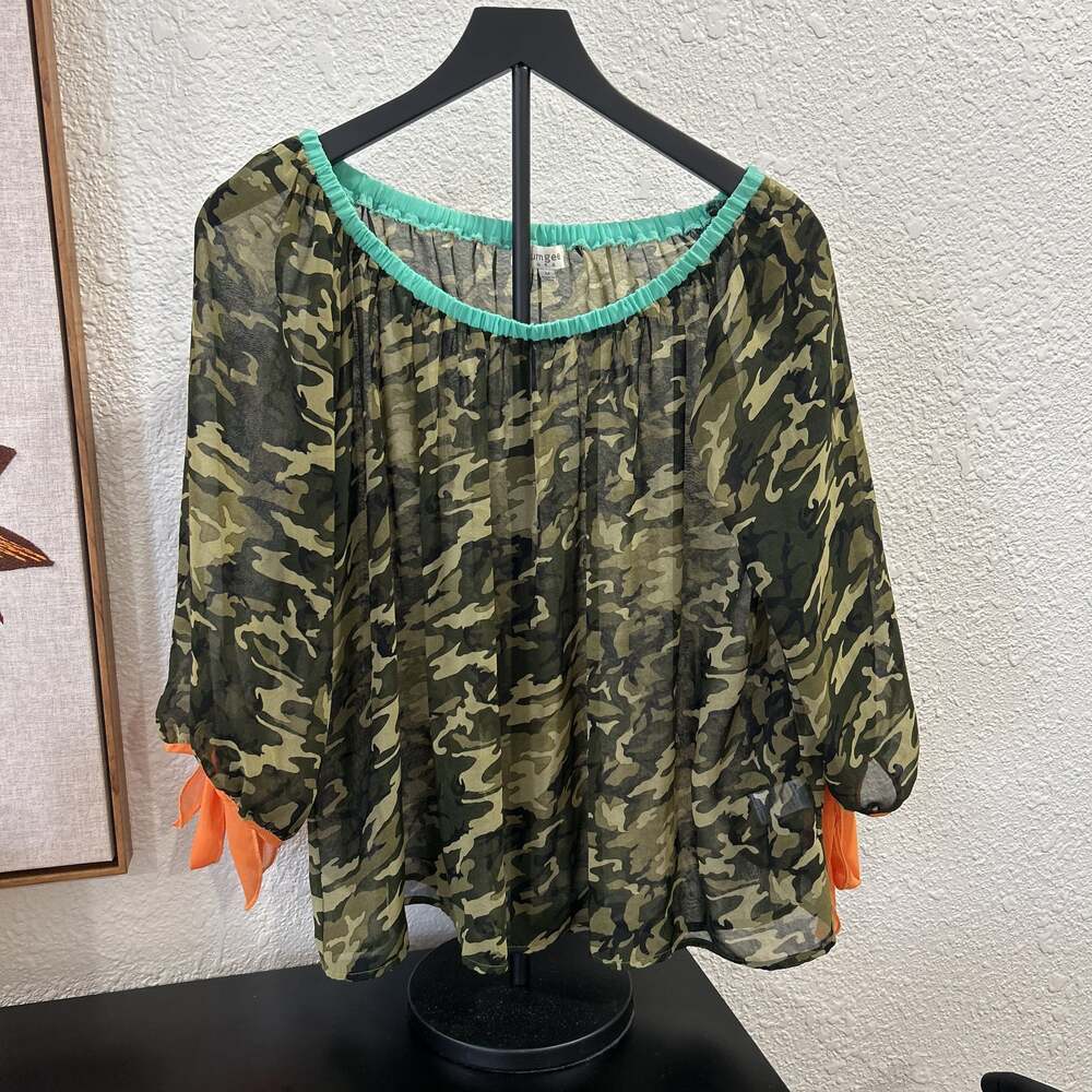 UMGEE Camo Top Orange Sleeve Trim and Teal Neckline Trim Size M